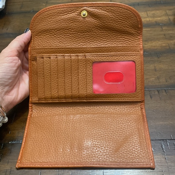 Downey & Bourke 1975 Pebble Grain Continental Clutch - Picture 4 of 17